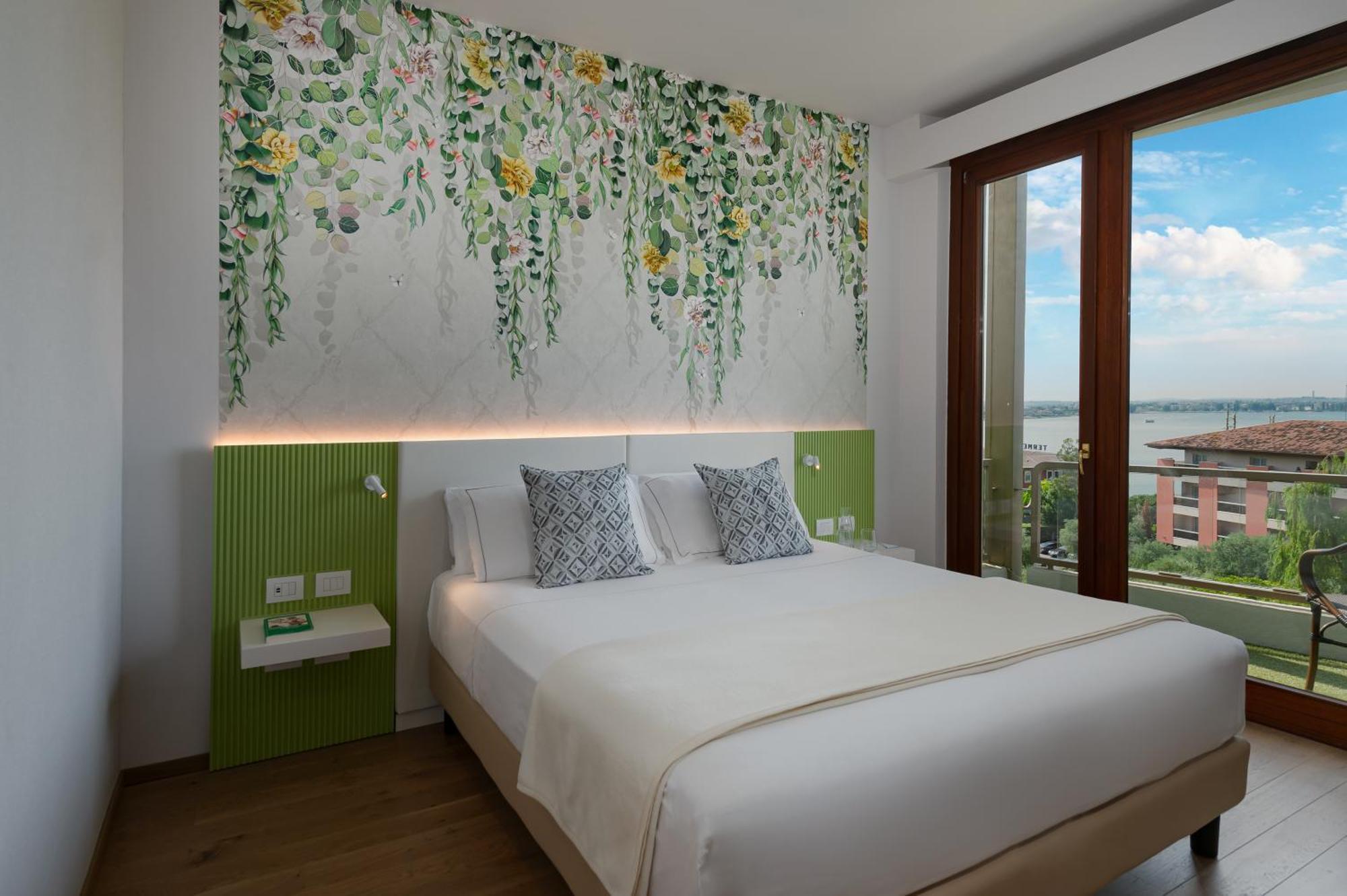 Hotel Olivi Spa & Natural Wellness Сирмионе Экстерьер фото